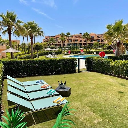 Casares Beach Golf Apartment With Private Garden Direct Pool Access Eksteriør billede