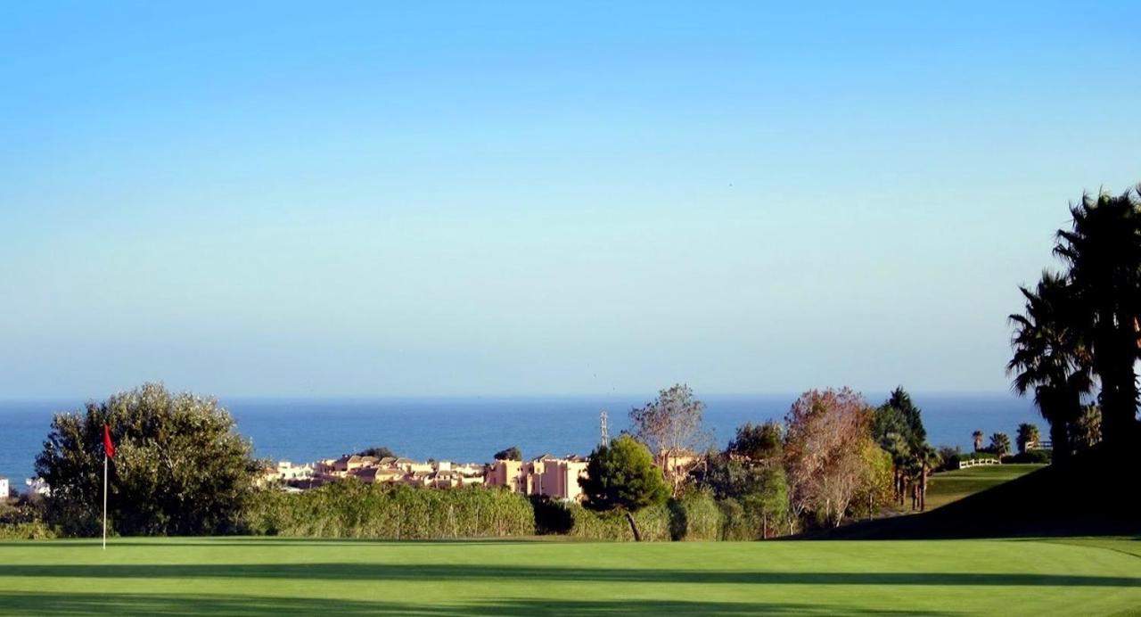 Casares Beach Golf Apartment With Private Garden Direct Pool Access Eksteriør billede