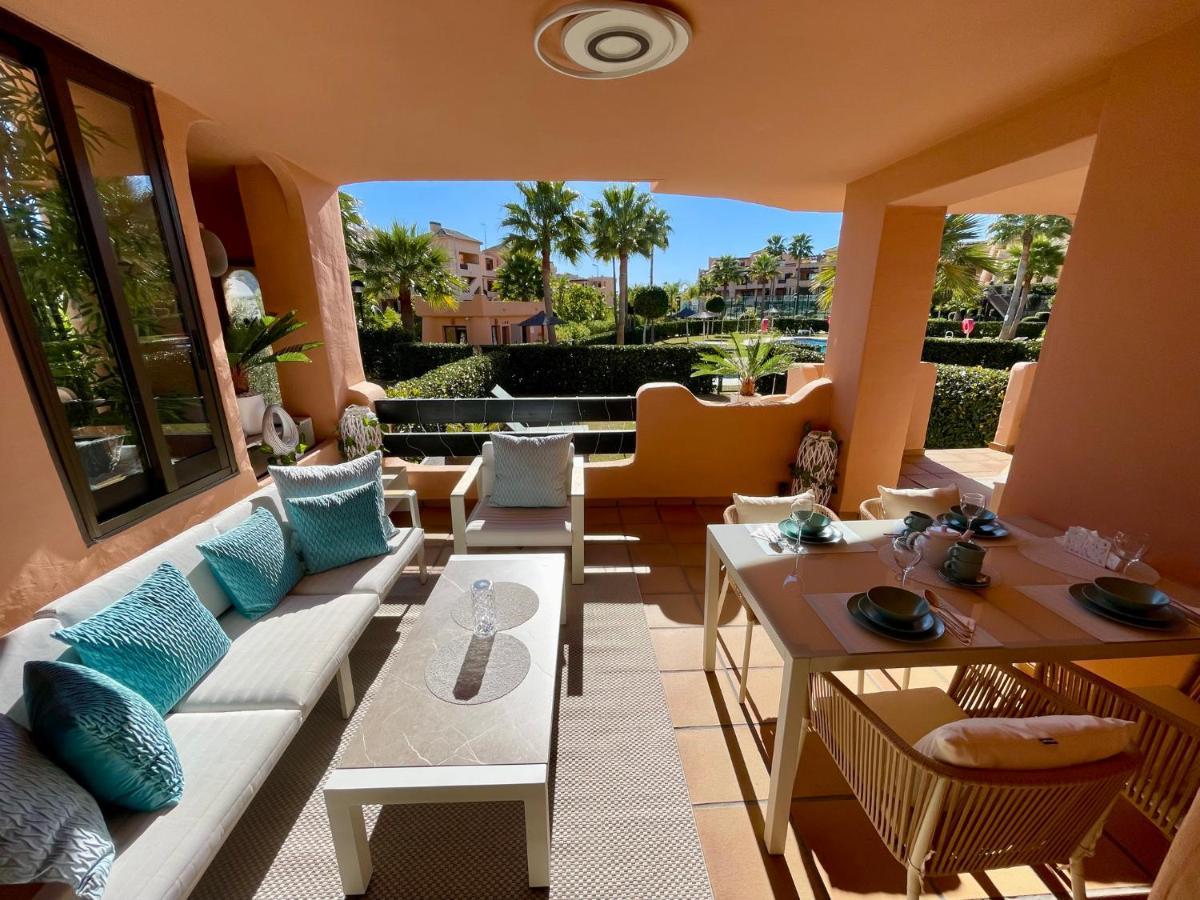 Casares Beach Golf Apartment With Private Garden Direct Pool Access Eksteriør billede
