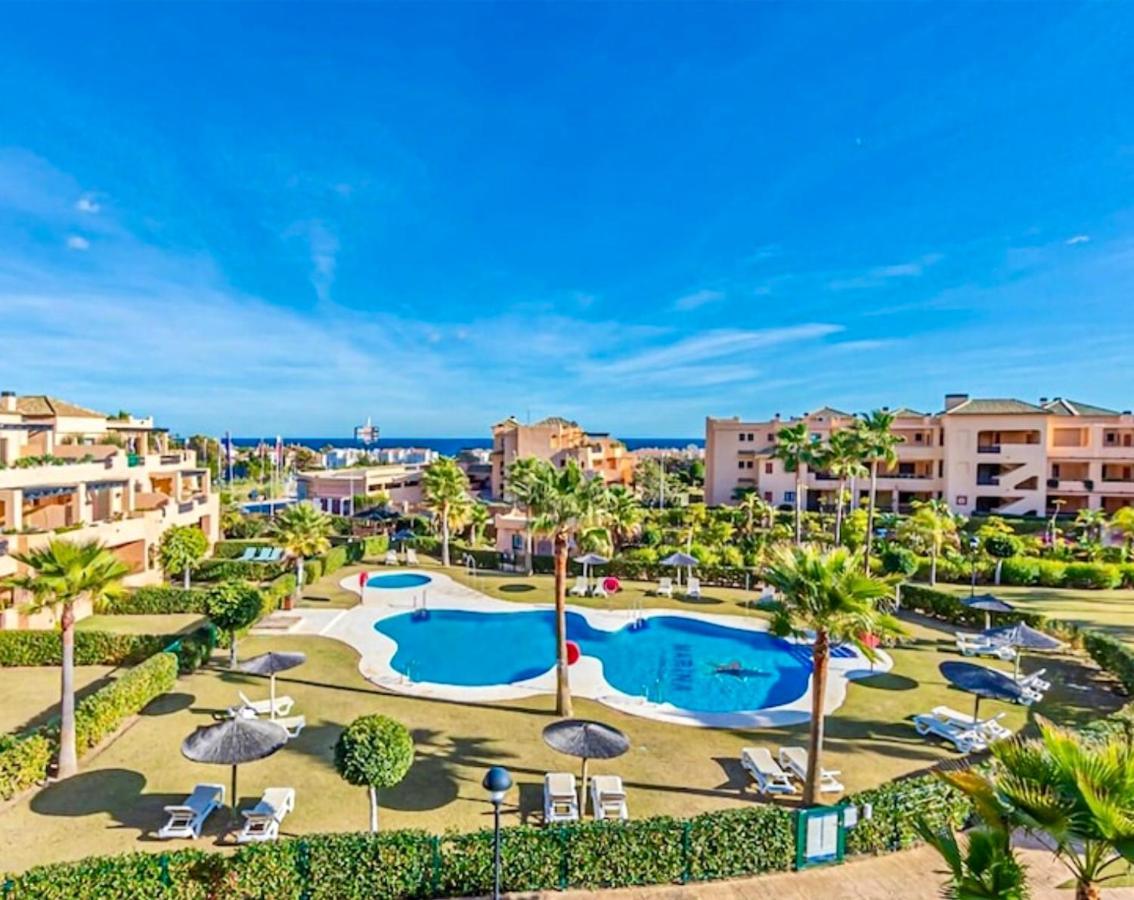 Casares Beach Golf Apartment With Private Garden Direct Pool Access Eksteriør billede