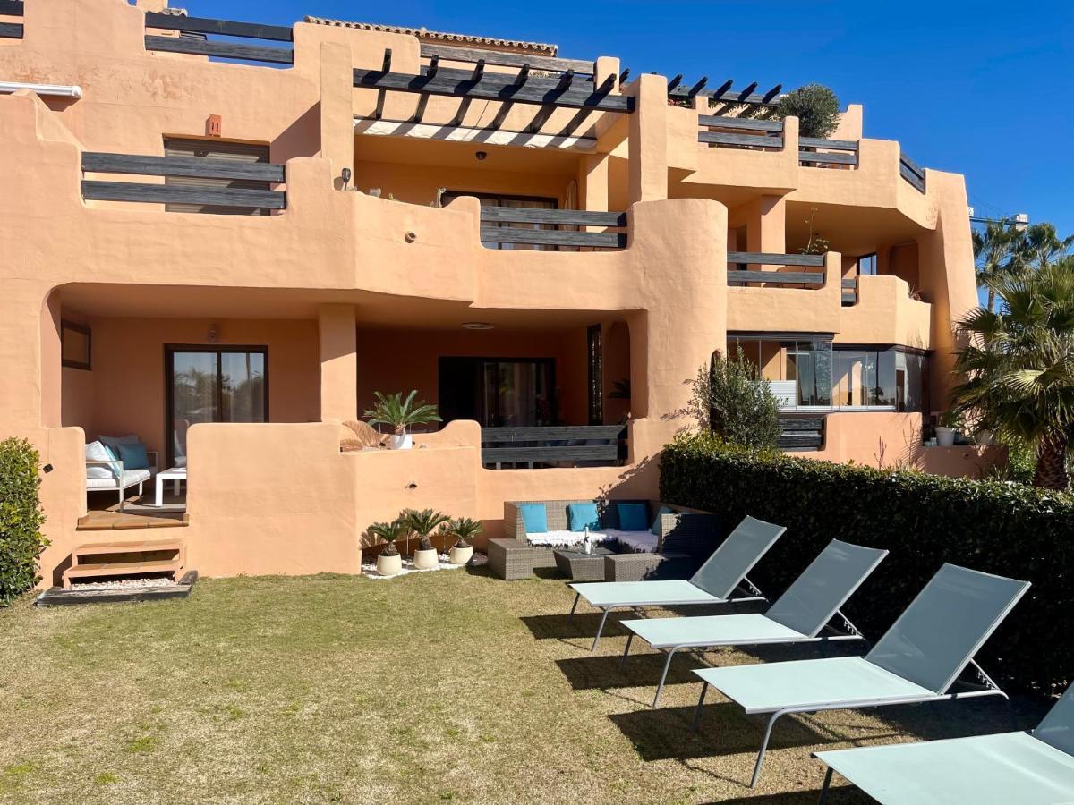Casares Beach Golf Apartment With Private Garden Direct Pool Access Eksteriør billede