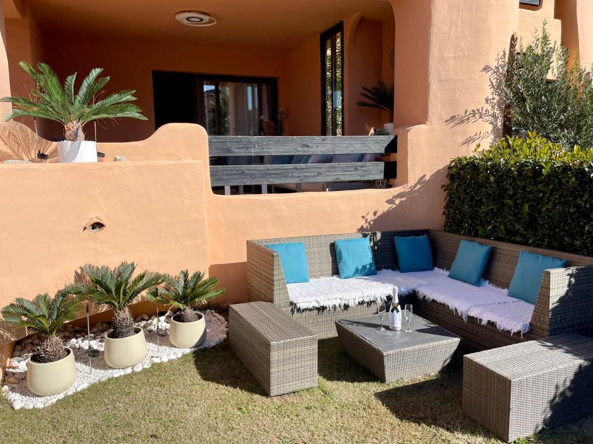 Casares Beach Golf Apartment With Private Garden Direct Pool Access Eksteriør billede