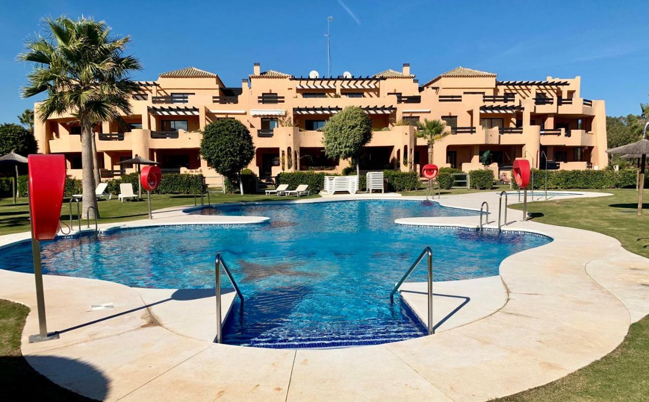 Casares Beach Golf Apartment With Private Garden Direct Pool Access Eksteriør billede